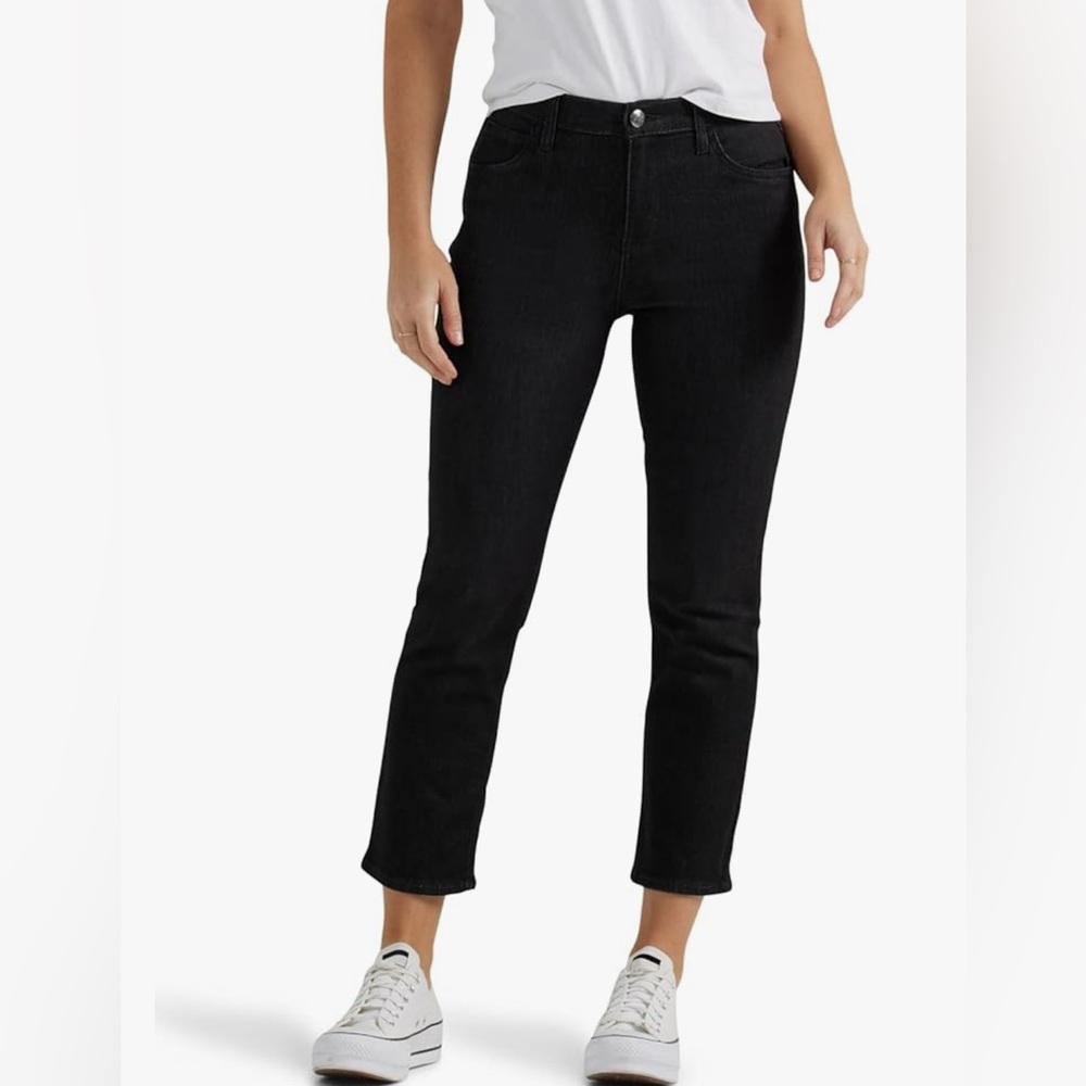 Lee Women's Legendary 23" Capri Jean Comfort Regular Fit Solid Black Size 14